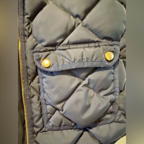 Jcrew navy puffy vest with gold elements - Picture 4 of 6